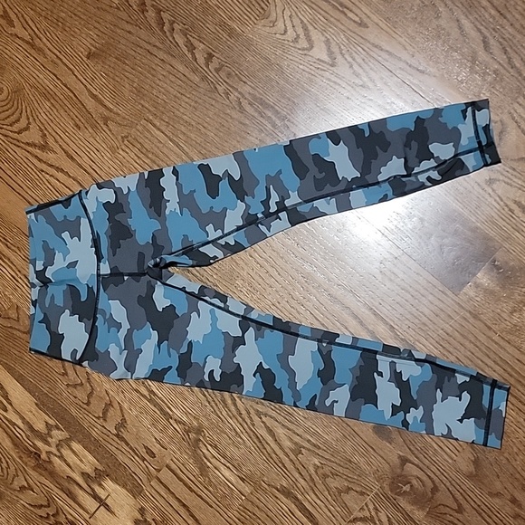 Lululemon Wunder Under High Rise Tight size 4 - Picture 1 of 4